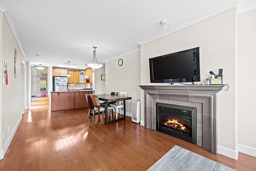 406 2103 W 45th Avenue