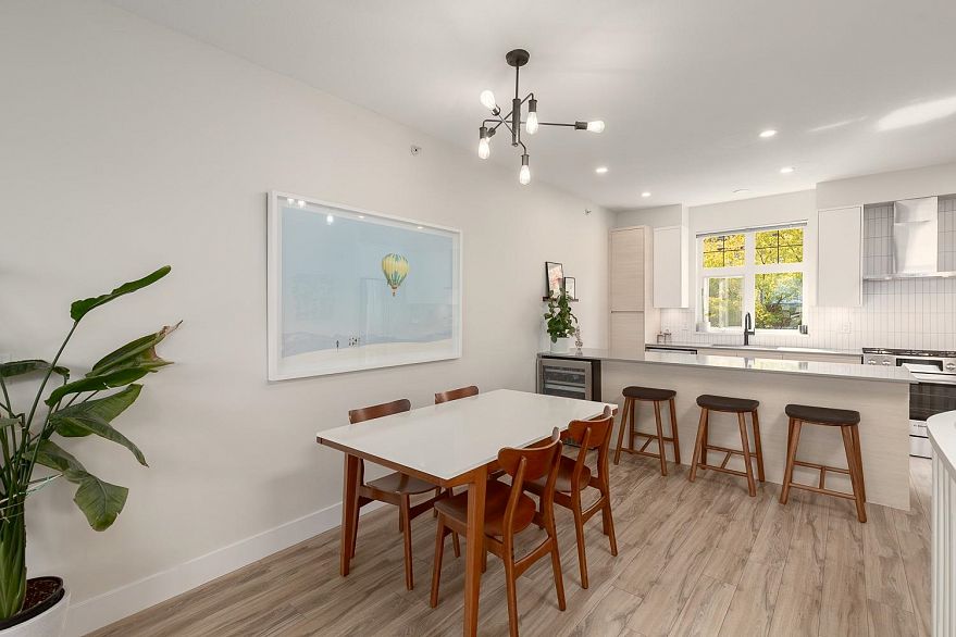 2272 St. George Street