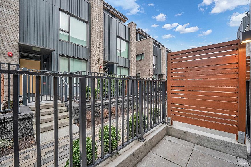 1xx 775 W 49TH AVENUE, Vancouver BC V5Z 2S6