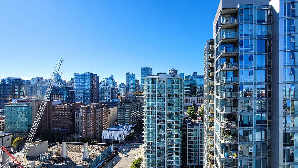 2506 111 W Georgia Street