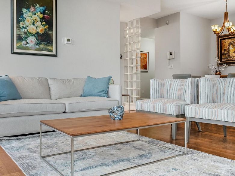 18C 139 Drake Street