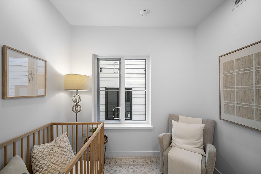 208 2339 E 34th Avenue