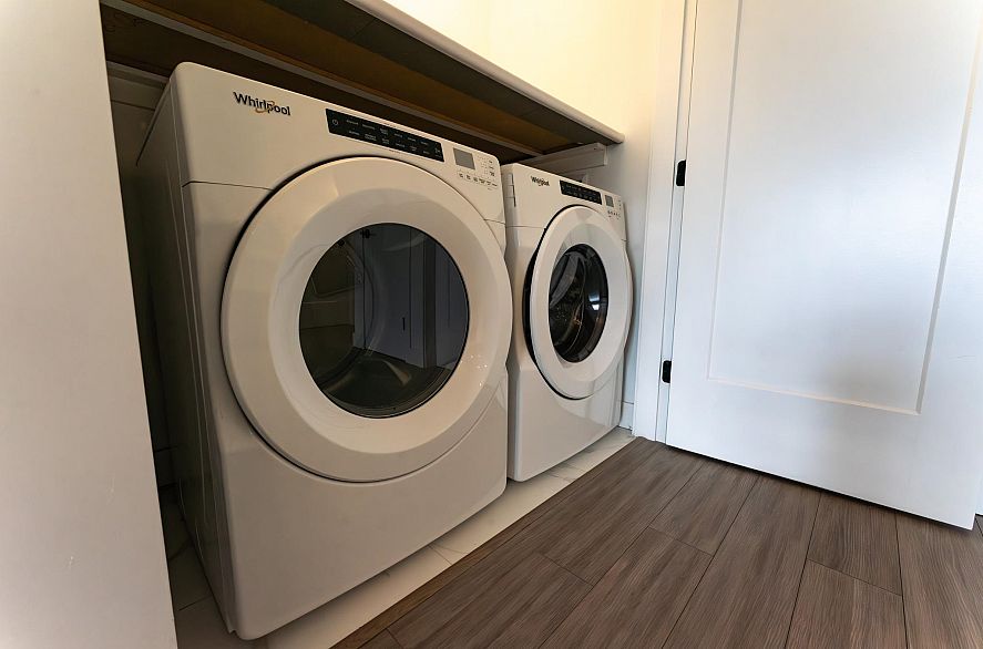 202 2408 Grant Street