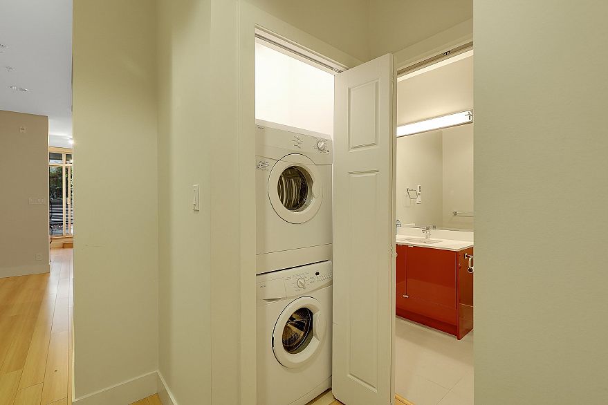 211 2250 Commercial Drive