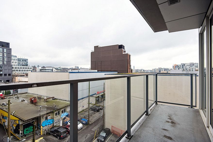 602 180 E 2nd Avenue