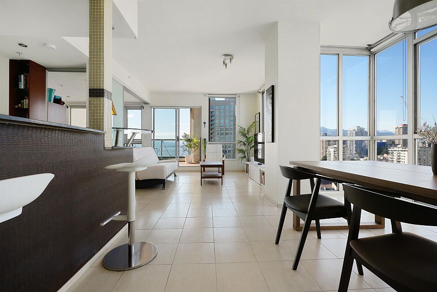 2103 907 Beach Avenue