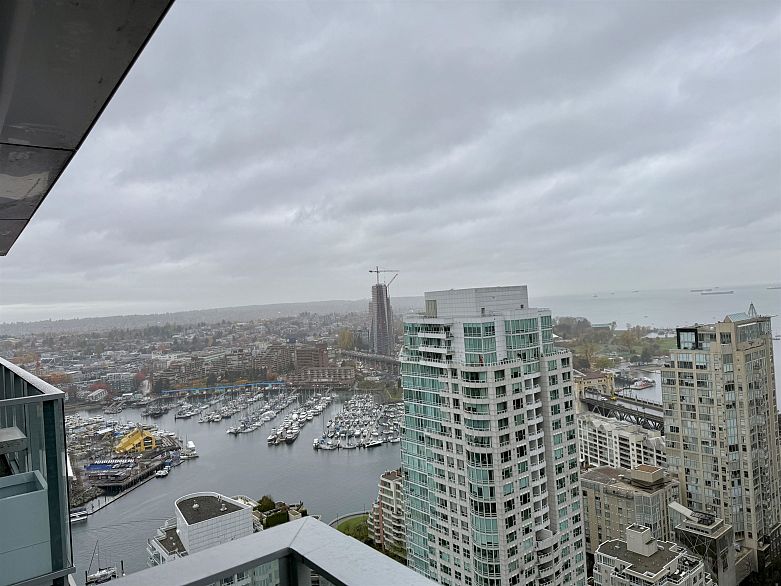 3605 1480 Howe Street