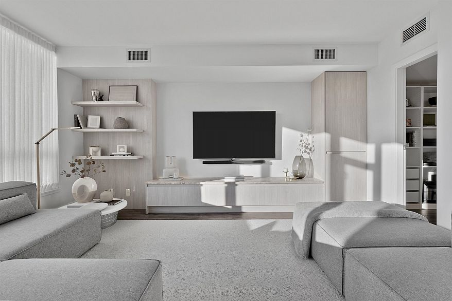 713 1887 Crowe Street