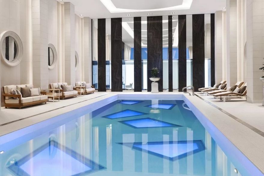 2405 667 Howe Street