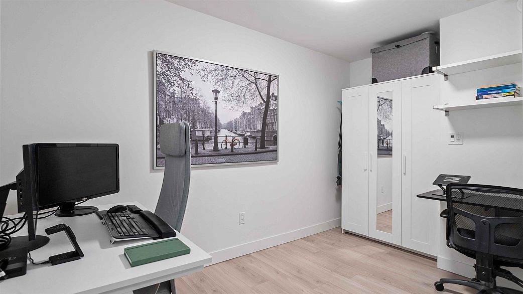 318 1345 W 15th Avenue