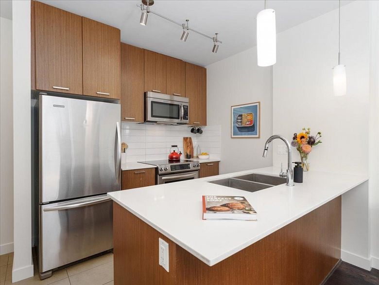 601 2321 Scotia Street