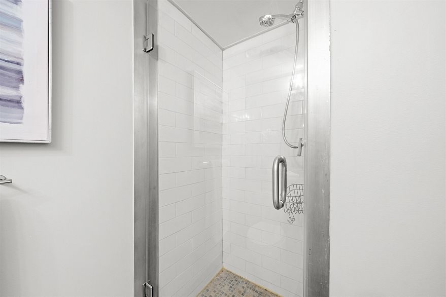 1201 888 Hamilton Street