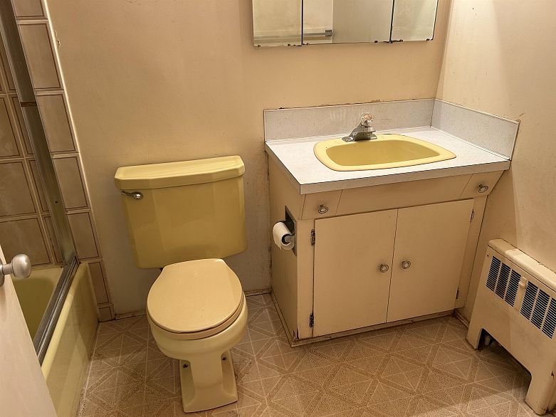 203 2146 W 43rd Avenue