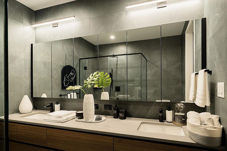 2 128 W Woodstock Avenue