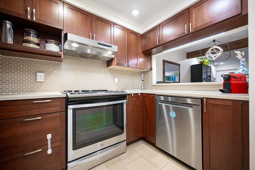 112 1274 Barclay Street