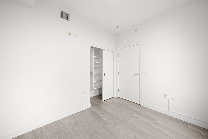 301 523 W King Edward Avenue