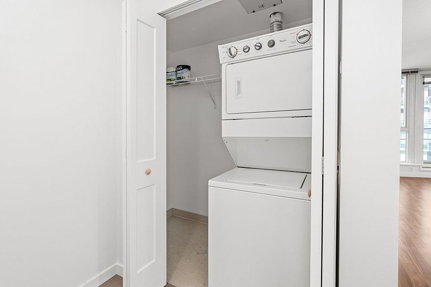 2210 233 Robson Street