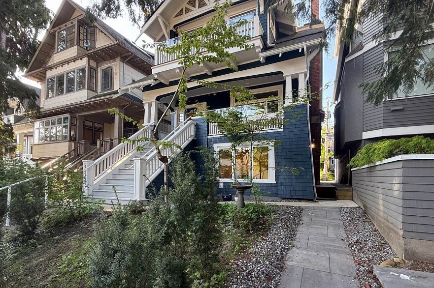 1 3536 POINT GREY ROAD, Vancouver BC V6R 1A8