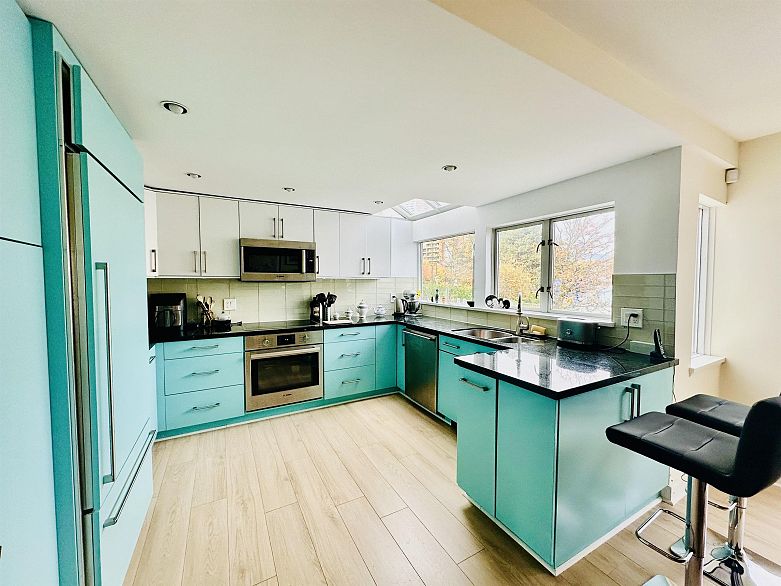 1596 Island Park Walk