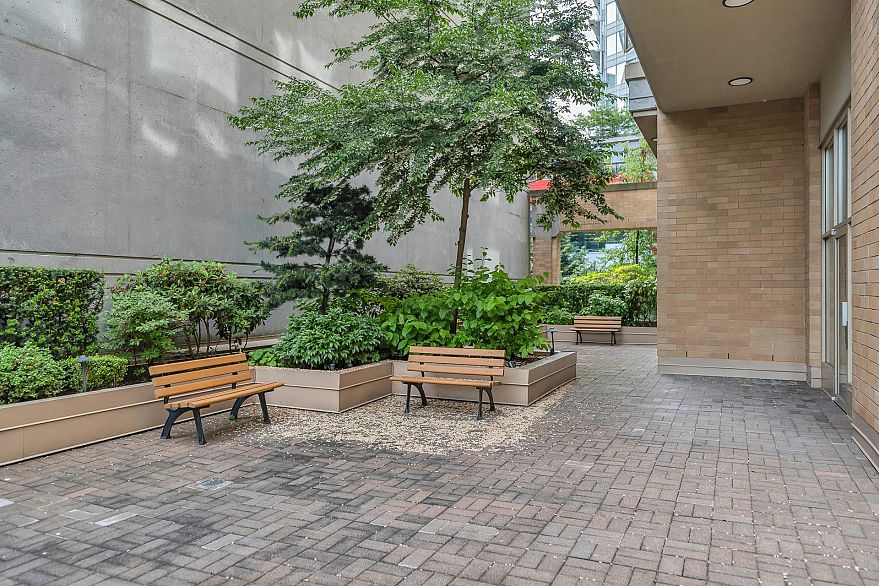 1405 822 Homer Street