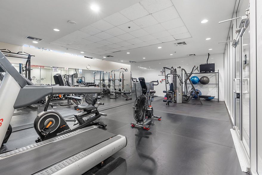 2210 233 Robson Street