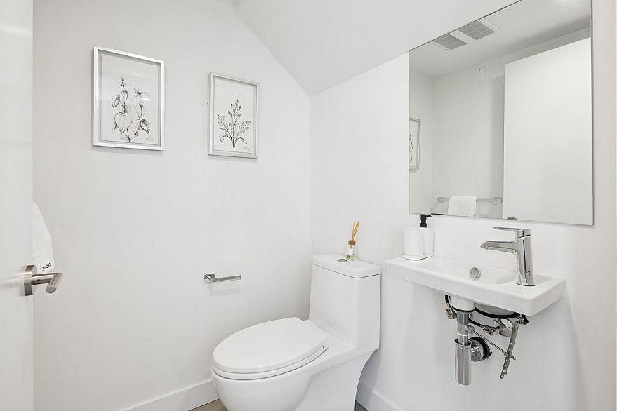 211 1008 W 47th Avenue