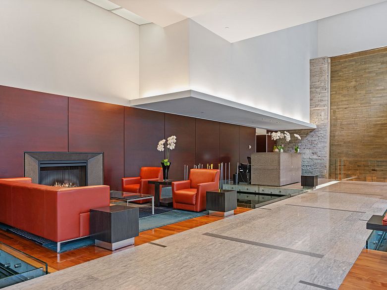 2803 1077 W Cordova Street