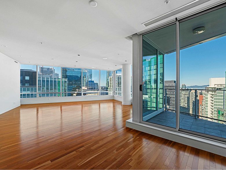 2803 1077 W Cordova Street