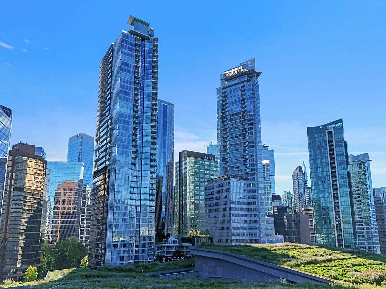 2701 1011 W Cordova Street