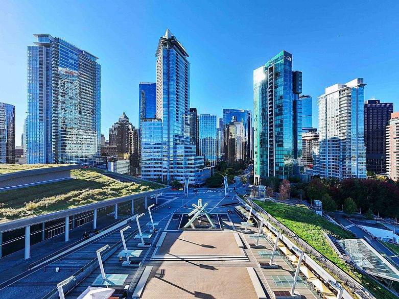 2803 1077 W Cordova Street