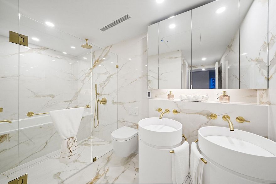 703 1033 Nelson Street