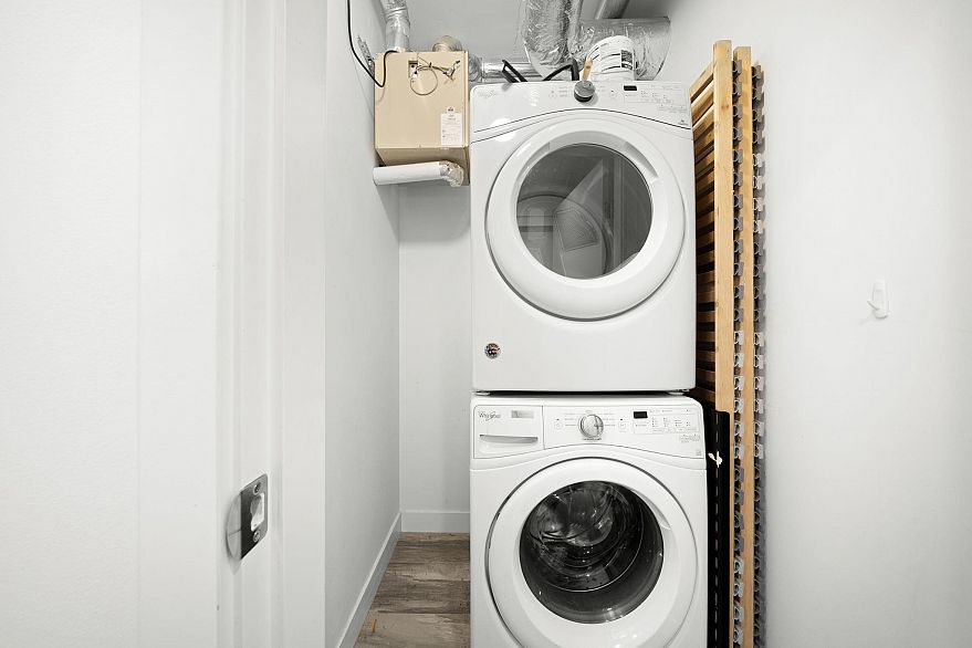 301 523 W King Edward Avenue