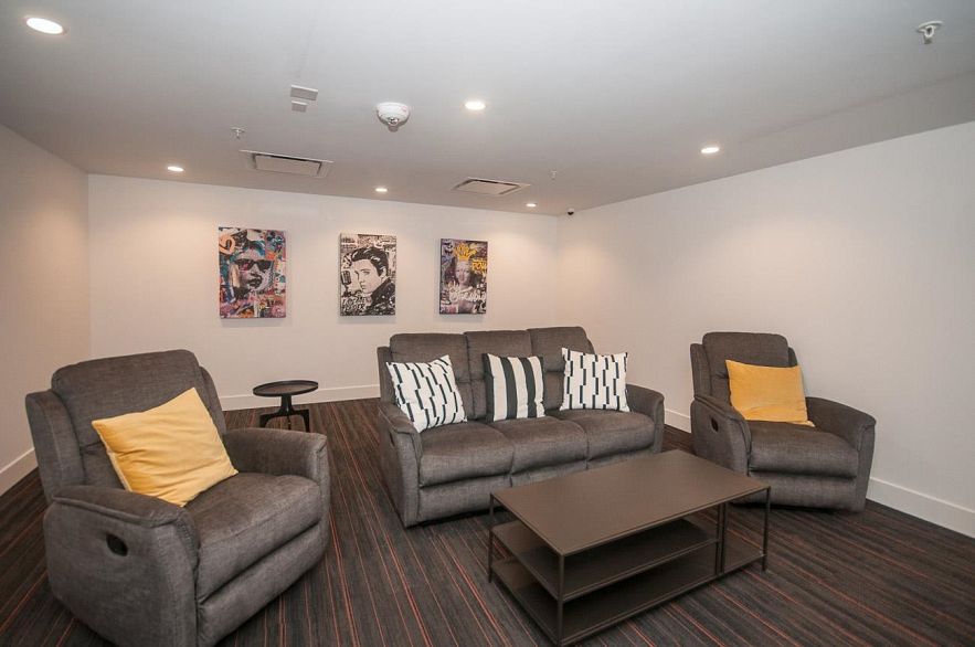 401 1708 ONTARIO STREET, Vancouver BC V5T 0J7