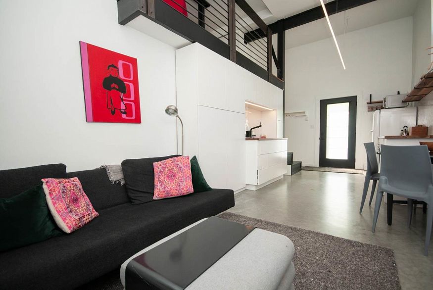 Coach House 563 UNION STREET, Vancouver BC V6A 2B7