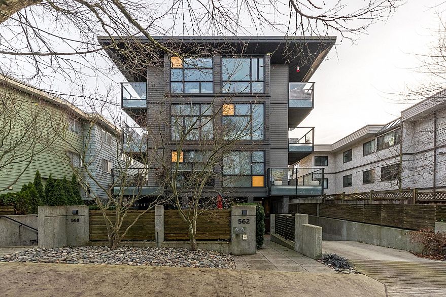 PH1 562 E 7th Avenue