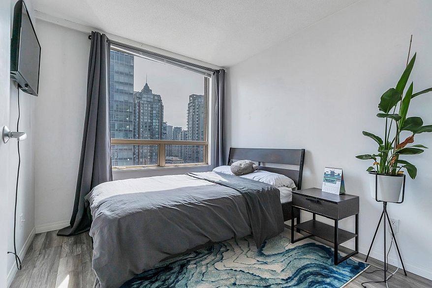 1405 822 Homer Street