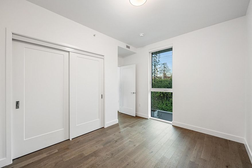 302 2888 Arbutus Street