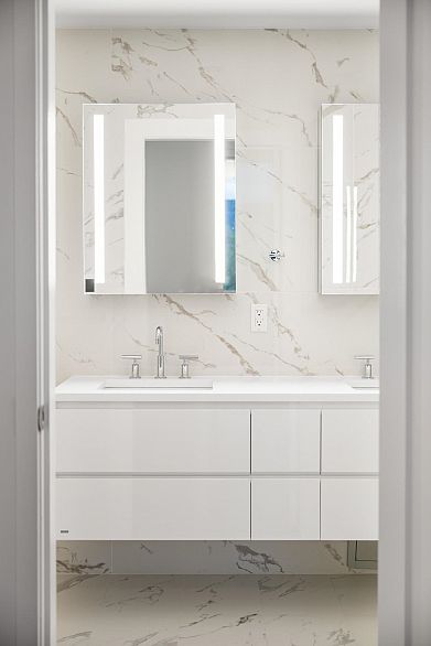 302 2888 Arbutus Street