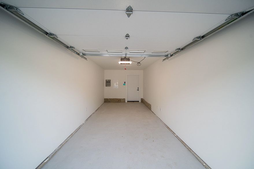 2 3576 E Pender Street