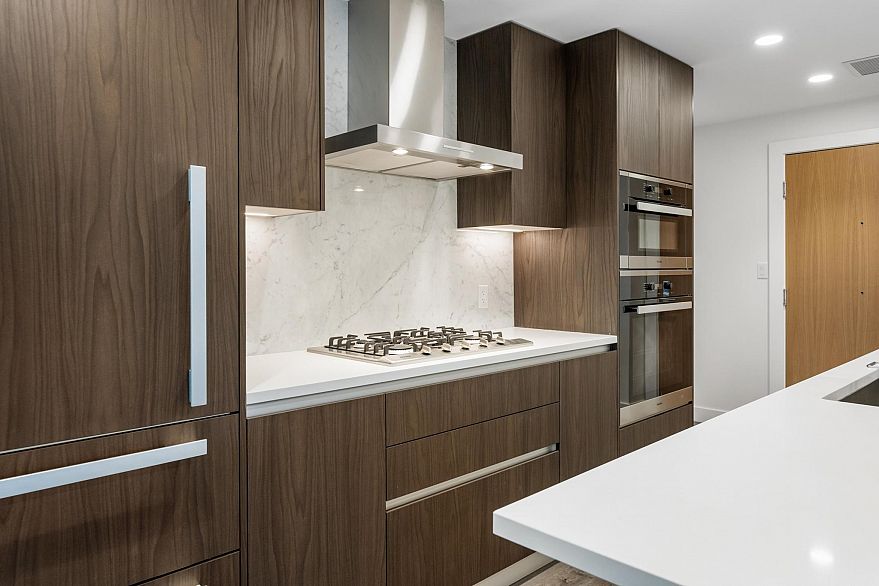 302 2888 Arbutus Street