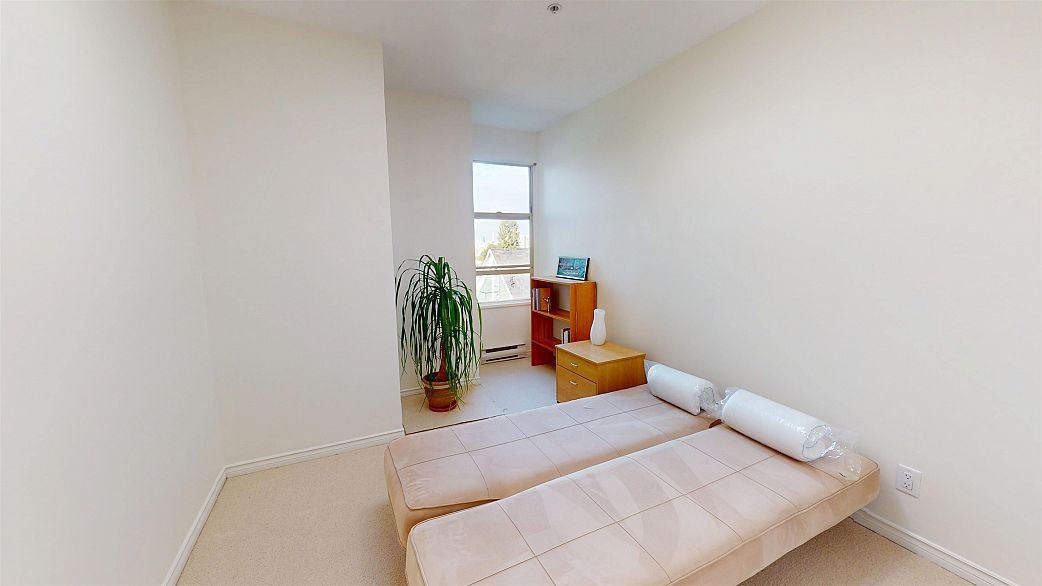 408 1688 E 4th Avenue