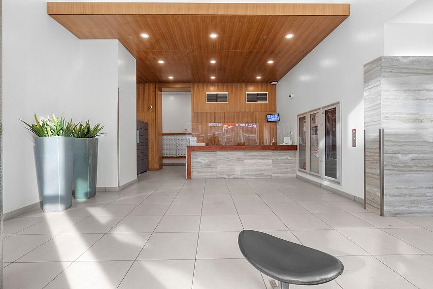 2210 233 Robson Street