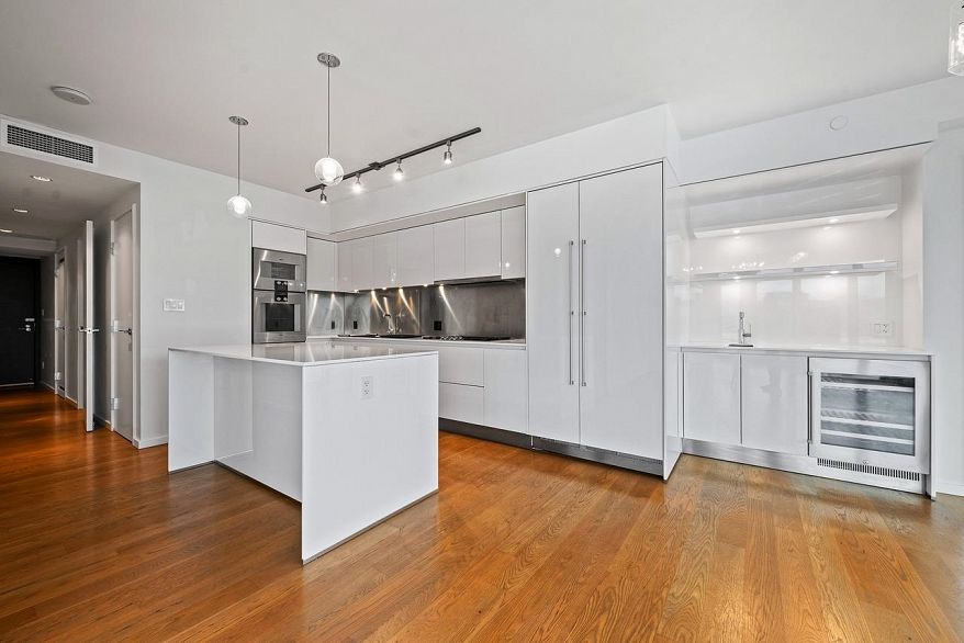 2705 1151 W Georgia Street