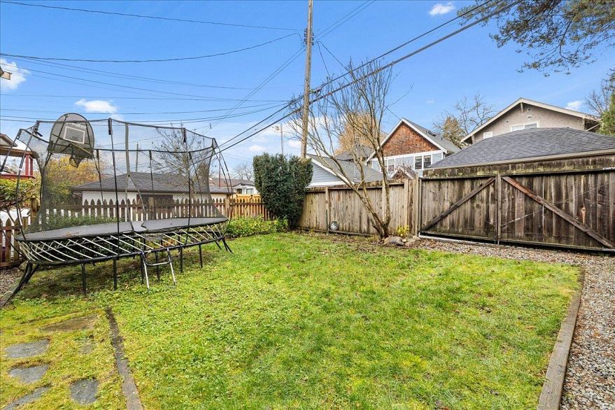 2029 Graveley Street