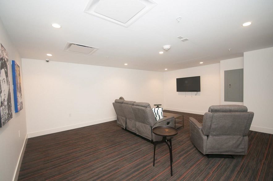 401 1708 ONTARIO STREET, Vancouver BC V5T 0J7