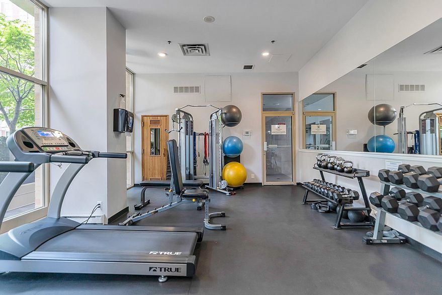 1405 822 Homer Street