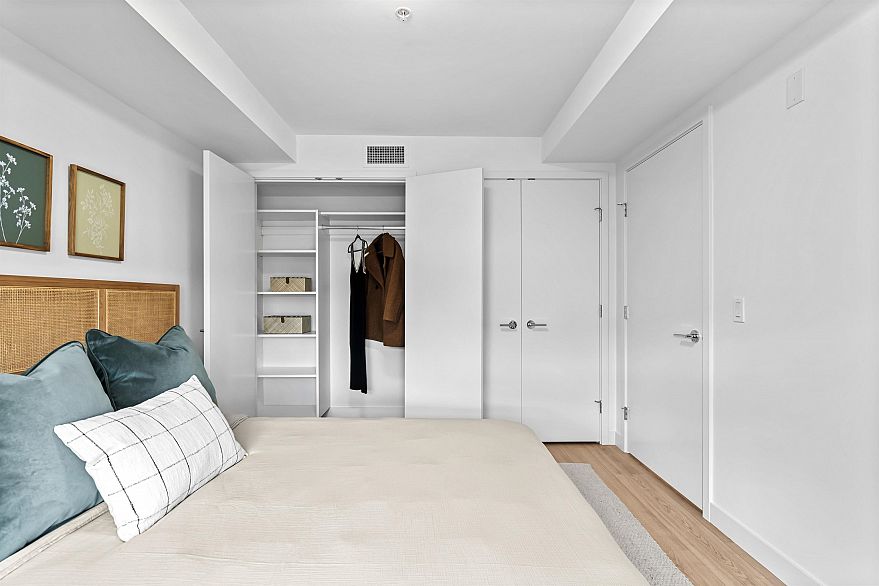 307 2419 Grant Street