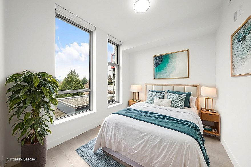 301 523 W King Edward Avenue