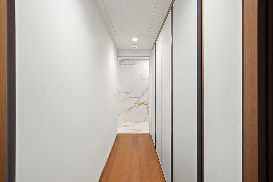 703 1033 Nelson Street