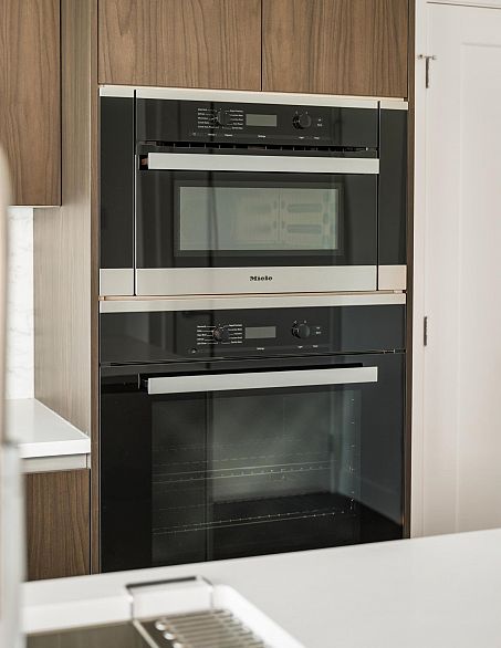 302 2888 Arbutus Street